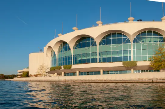 Holiday Inn Express & Suites MADISON CENTRAL by IHG