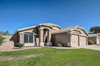 Outdoor Kitchen, Heated Pool: Gilbert Retreat!