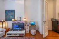 Euro Edens Cosy Historic Home in Brussels Jacuzzi, Garden, Central Location