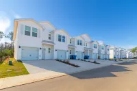 NEW Sleeps 7 Beach Fun Dining Palmaway