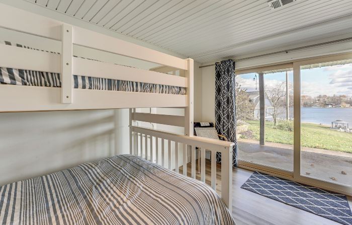 Private Beach, 3,000 Sq Ft: Murray Lake Retreat!