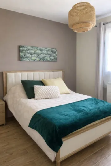 Quiet house with enclosed garden and terrace 5 minutes from the beach!