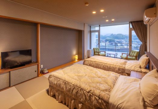 4. 미쿠마 호텔..