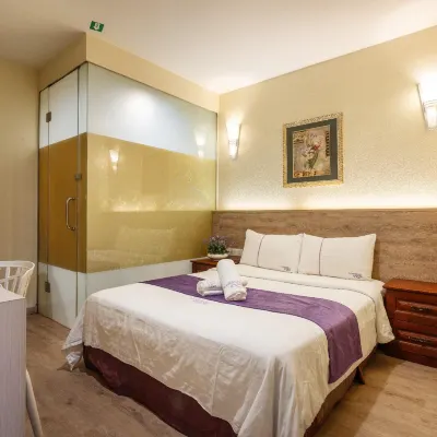 Lavender Inn Permas Jaya Hotels near Pelabuhan Stulang Laut Malaysia