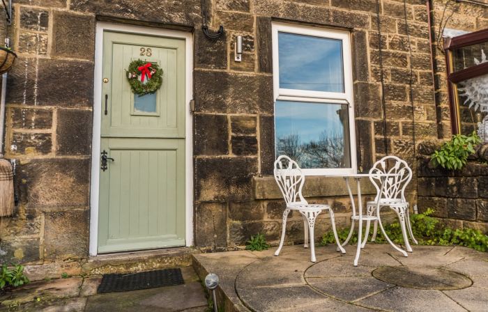 Hillside Cottage in Matlock, No Deposit