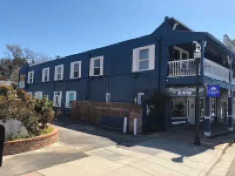 อเมริกาส์เบสต์แวลลู อินน์แอนด์สวีทส์ รอยัลแคร์ริเอจ โรงแรมใน