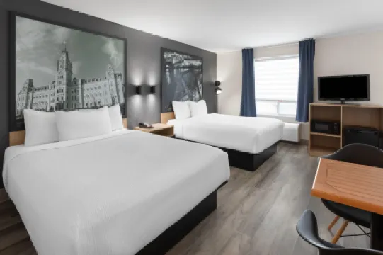 Super 8 by Wyndham Quebec City โรงแรมใน