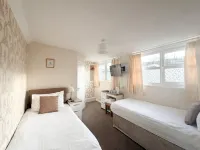 The Raincliffe Hotel
