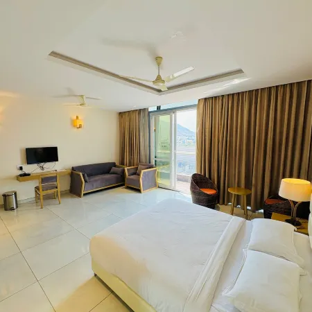 Sapphire Premium Hotel & Suite