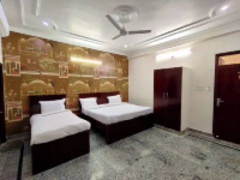 เดอะ มันธาน สเตย์ส