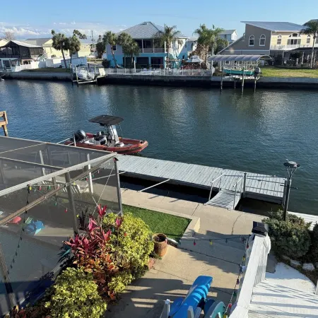 Gulfview Luxury Villa - Waterfront, Spacious, 5 Bed, Heated Pool, Direct to Gulf