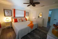 Coral Cottage - Private Oasis with Heated Saltwater Pool