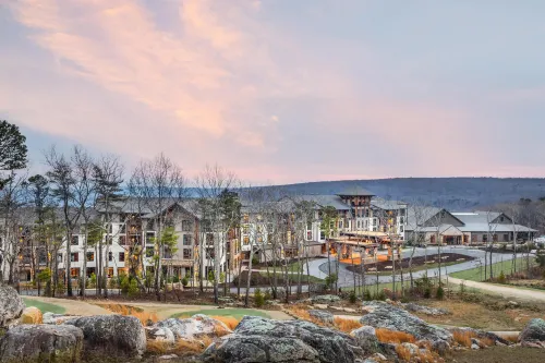 Cloudland at McLemore Resort Lookout Mountain, Curio by Hilton - 4-Star