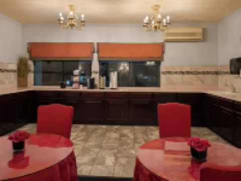 Carlyle Hotel Hotels in Campbell