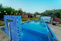 Green Heaven River Side Resort and Villa - Pools