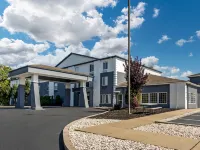 Comfort Inn & Suites Harrisburg-Hershey North Hotels in Skyline View