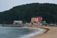 Yeongdeok Gaemitongkku Pension - parking