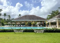 The Beach View Playabonita Beachfront Pool