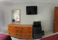 Deluxe Inn Elkton - 2-Star