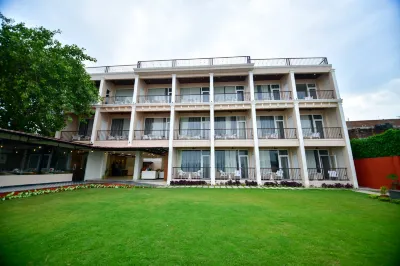 Hotel Aviral Ganga Hotels near Sankat Mochan Temple