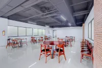 Townhouse Oak near The Park Mall Solo formerly D’Nawasena Guest House - 3 stelle