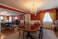 Historic  Gilchrist Waterfront Resort