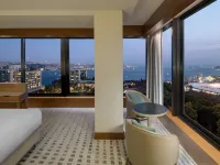 DoubleTree by Hilton Istanbul Macka Hotels in der Nähe von Uhrturm von Dolmabahçe