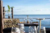 The Warwick Fiji - Romantic