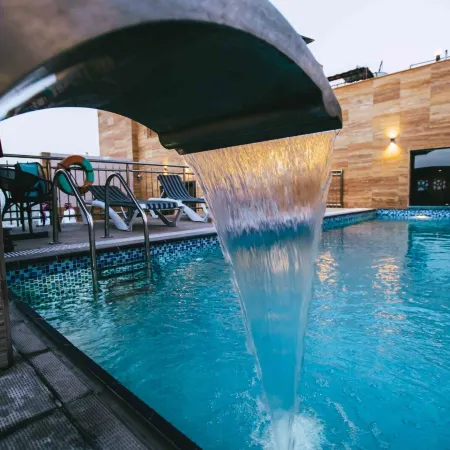 Iridium 70 Hotel