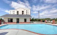 Luxury Riverfront spacious Condo in Perfect Location near Tanger Outlets