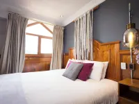 Hotel Kintu Hotels near Tomebamba River