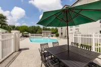 La Quinta Inn & Suites by Wyndham Austin Round Rock - Pool