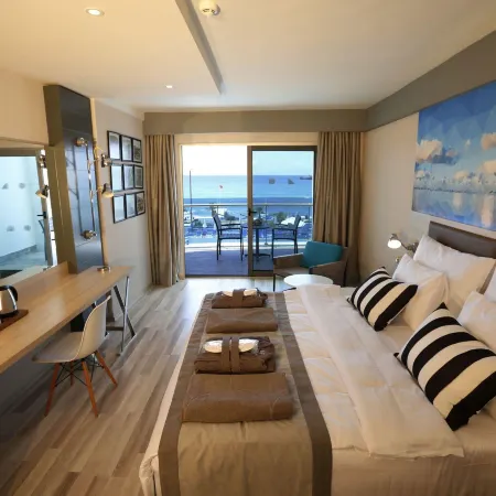 Sunprime C-Lounge