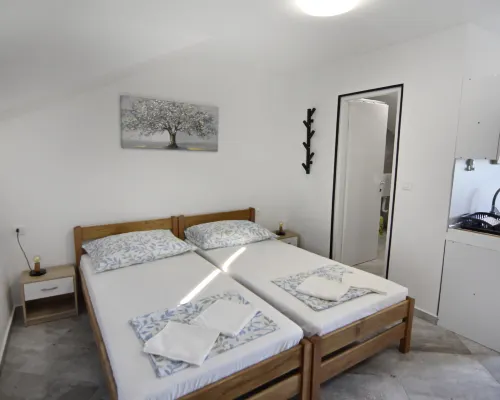 Lovely apartment for a comfortable stay Hotels in Plovanija