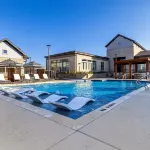 Homey Worker-Friendly 2BR I Pool & Gym - Gym