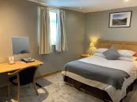 The Sleepwell Inn - Pool