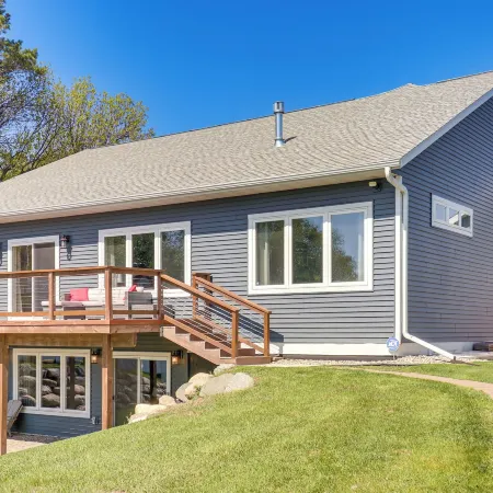 Spacious 6Br Lake Victoria Retreat w/ Private Dock