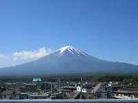 fujisan resort hotel - غرفة مطلة على الجبل