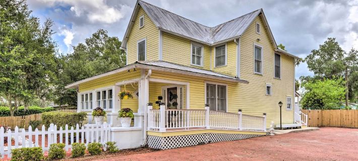Historic Green Cove Springs Home - Walk to Coast! Hoteles en Condado de Clay