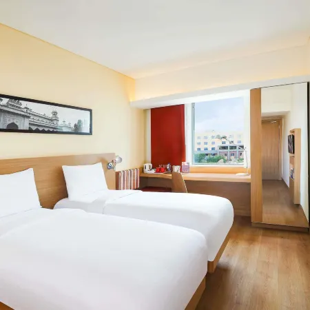 Ibis Hyderabad Hitec City Отели рядом с достопримечательностью «Торговый центр Inorbit»
