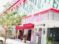 HOTEL KAMELIA Hotel di Kepala Batas