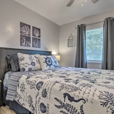 Charming Gulfport Escape Half-Mile to Beach!