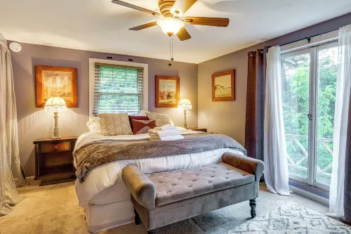 3 Mi to Mount Snow: Spacious West Dover Home