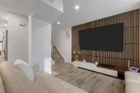 Calgary Downtown Guest House - Homestays