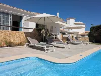 Ruime Villa van 280m2 met Zwembad in Olhos D'agua - Villa