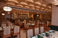 Hotel Holiday Resort - bar