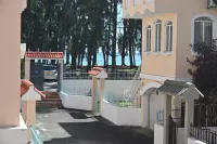 4Br Villa - 20 Meters Walk - Flic en Flac Beach - 2 ดาว