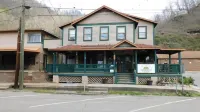 Historic Matewan House Lodging - Wifi