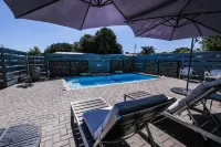 Lighthouse Guesthouse & Cafe - Pools