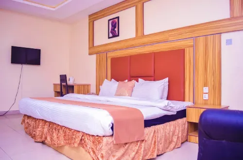 Owee Exclusive Hotel - 2-Star